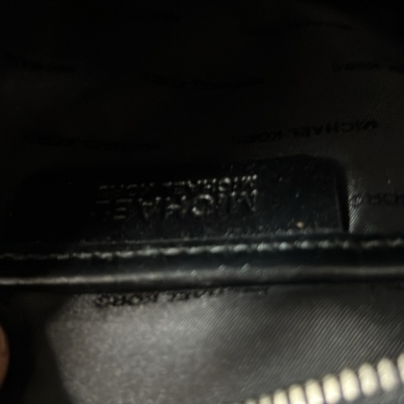 Michael Kors Ginny Medium Messenger Crossbody - Picture 6 of 6